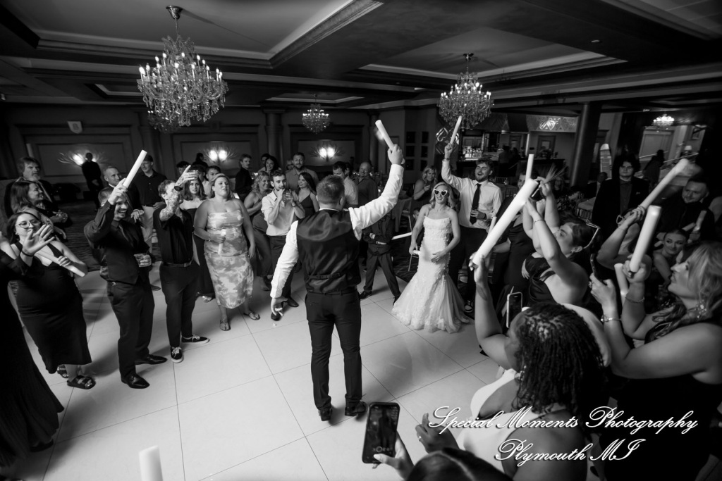 A Couple at Bentley Banquet Conference Center Wyandotte MI wedding photography
