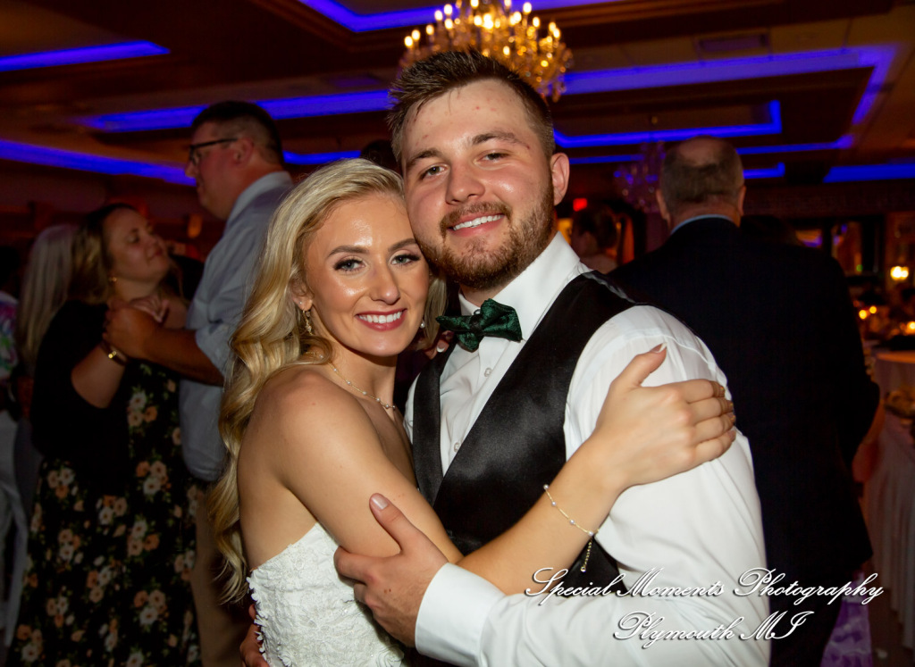 A Couple at Bentley Banquet Conference Center Wyandotte MI wedding photography