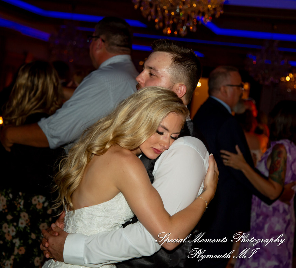 A Couple at Bentley Banquet Conference Center Wyandotte MI wedding photography