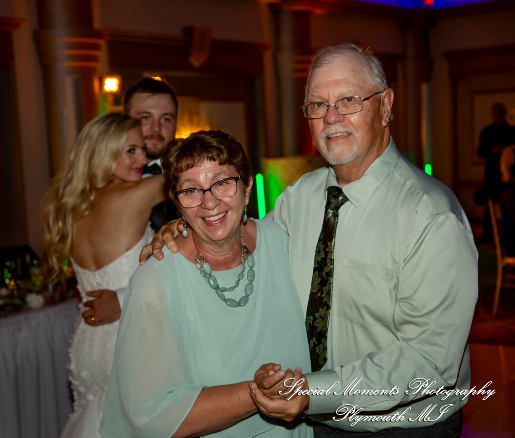 A Couple at Bentley Banquet Conference Center Wyandotte MI wedding photography