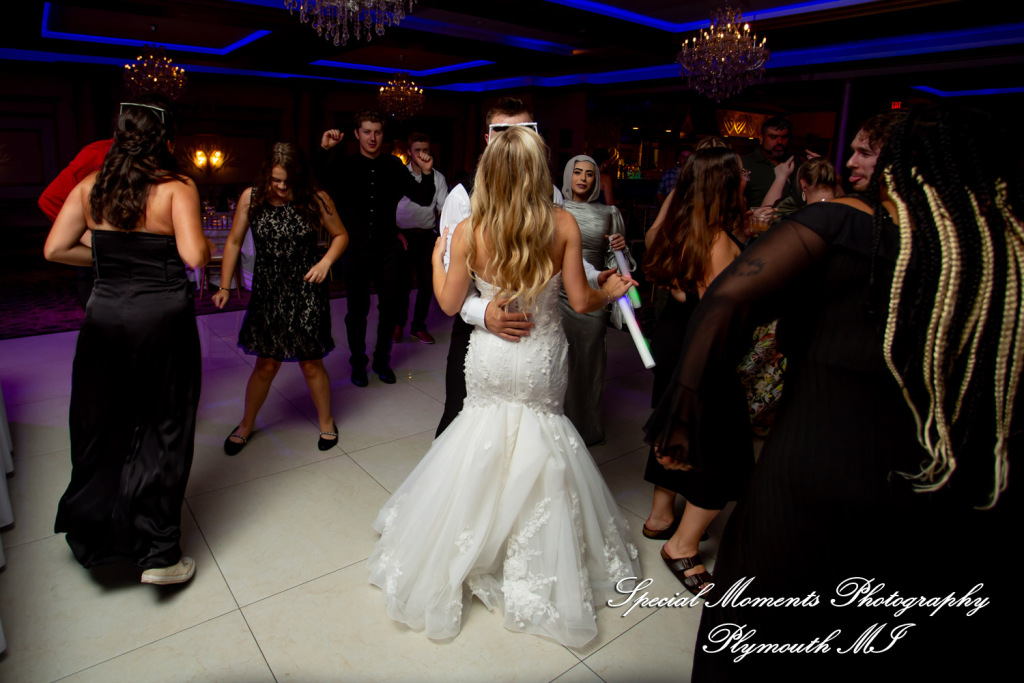 A Couple at Bentley Banquet Conference Center Wyandotte MI wedding photography