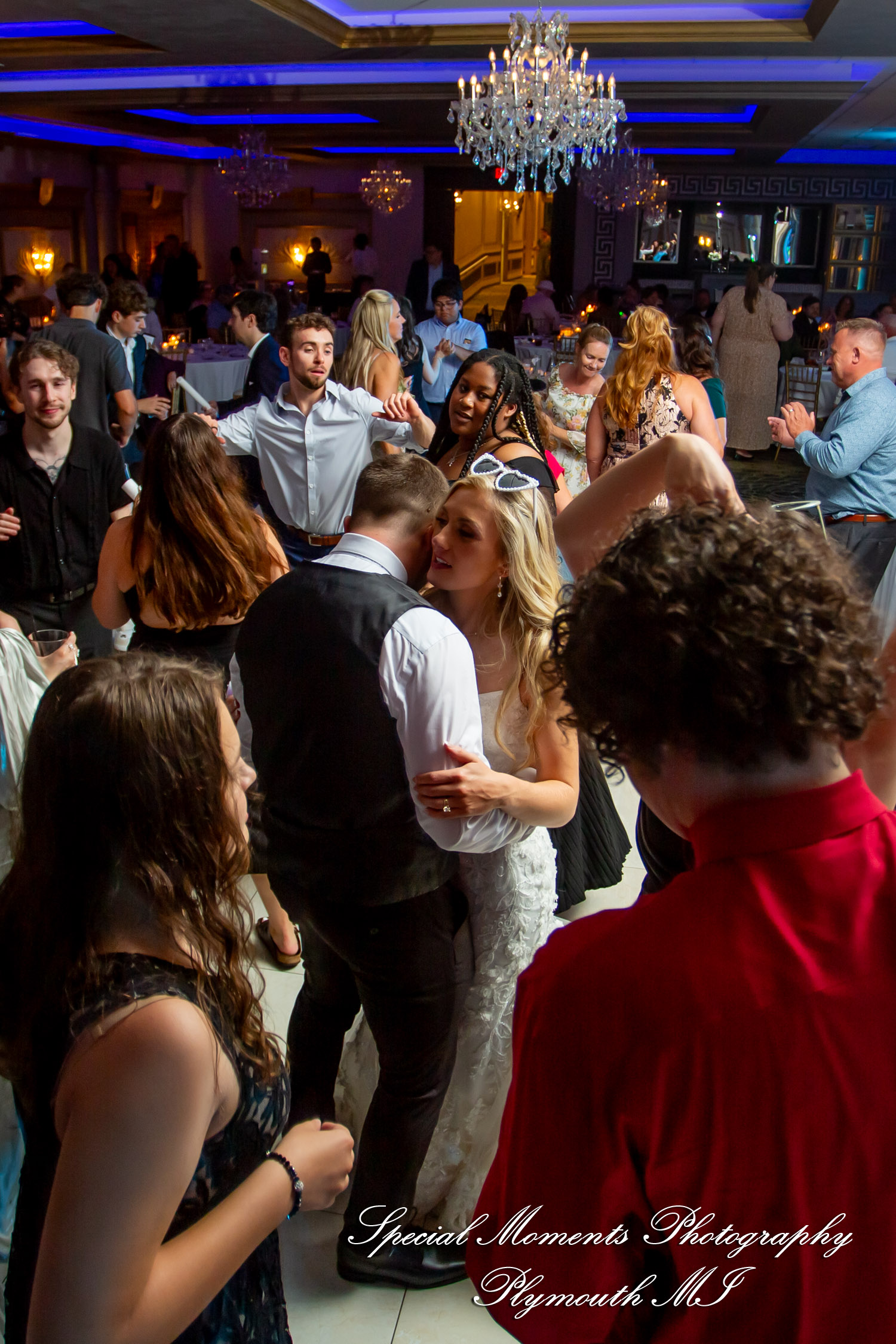 A Couple at Bentley Banquet Conference Center Wyandotte MI wedding photography