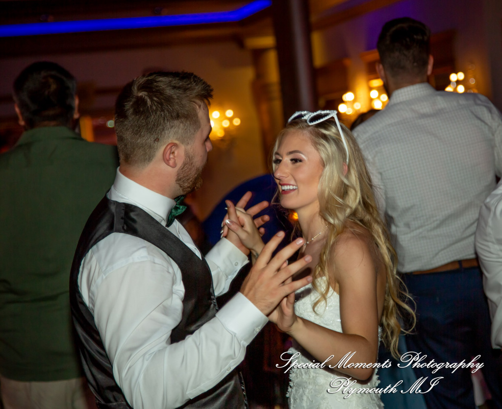 A Couple at Bentley Banquet Conference Center Wyandotte MI wedding photography