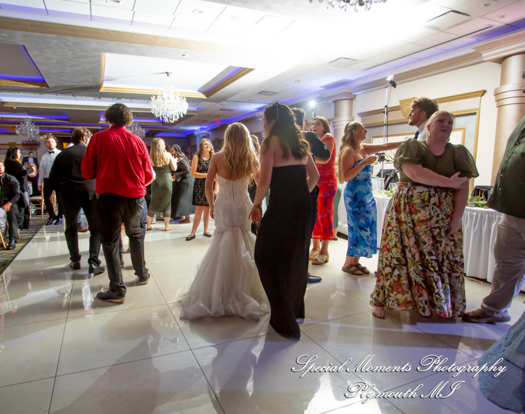 A Couple at Bentley Banquet Conference Center Wyandotte MI wedding photography