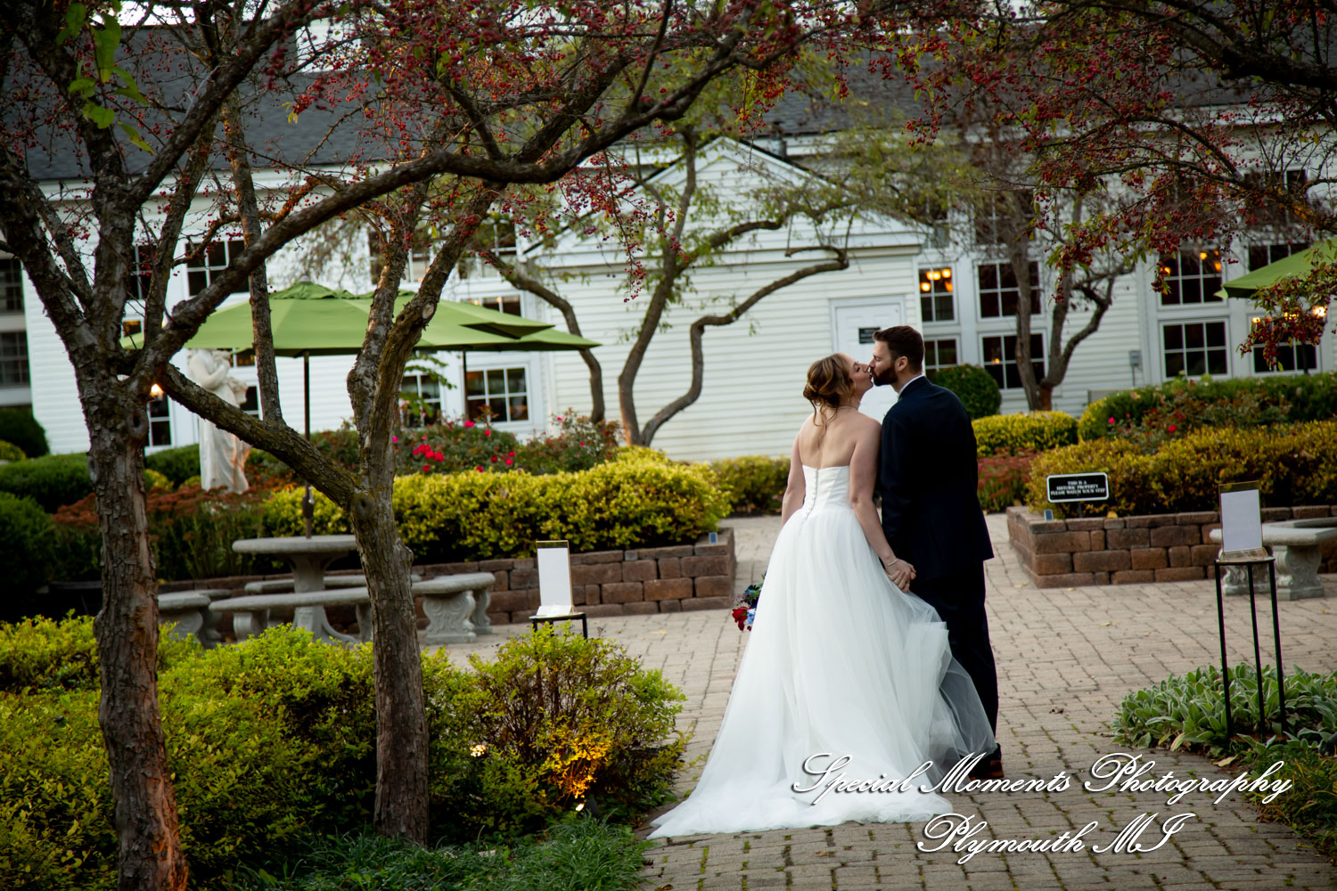Chloe & Daniel at Wellers Carriage House Saline MI wedding photography