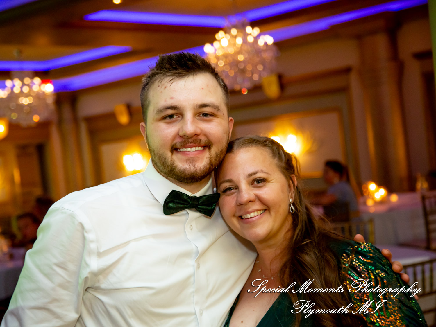 A Couple at Bentley Banquet Conference Center Wyandotte MI wedding photography