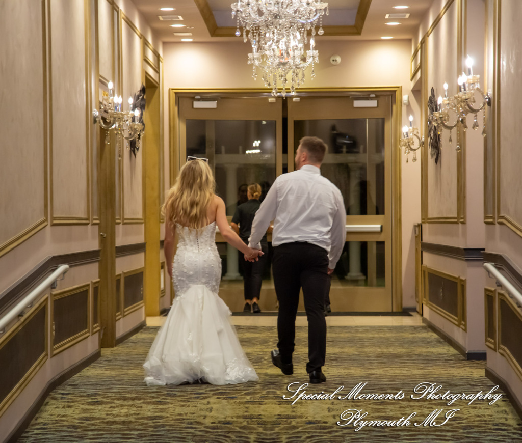 A Couple at Bentley Banquet Conference Center Wyandotte MI wedding photography