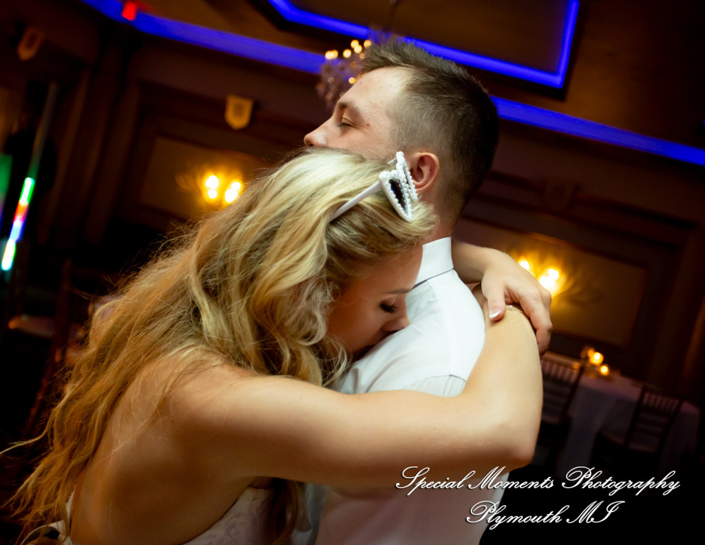 A Couple at Bentley Banquet Conference Center Wyandotte MI wedding photography