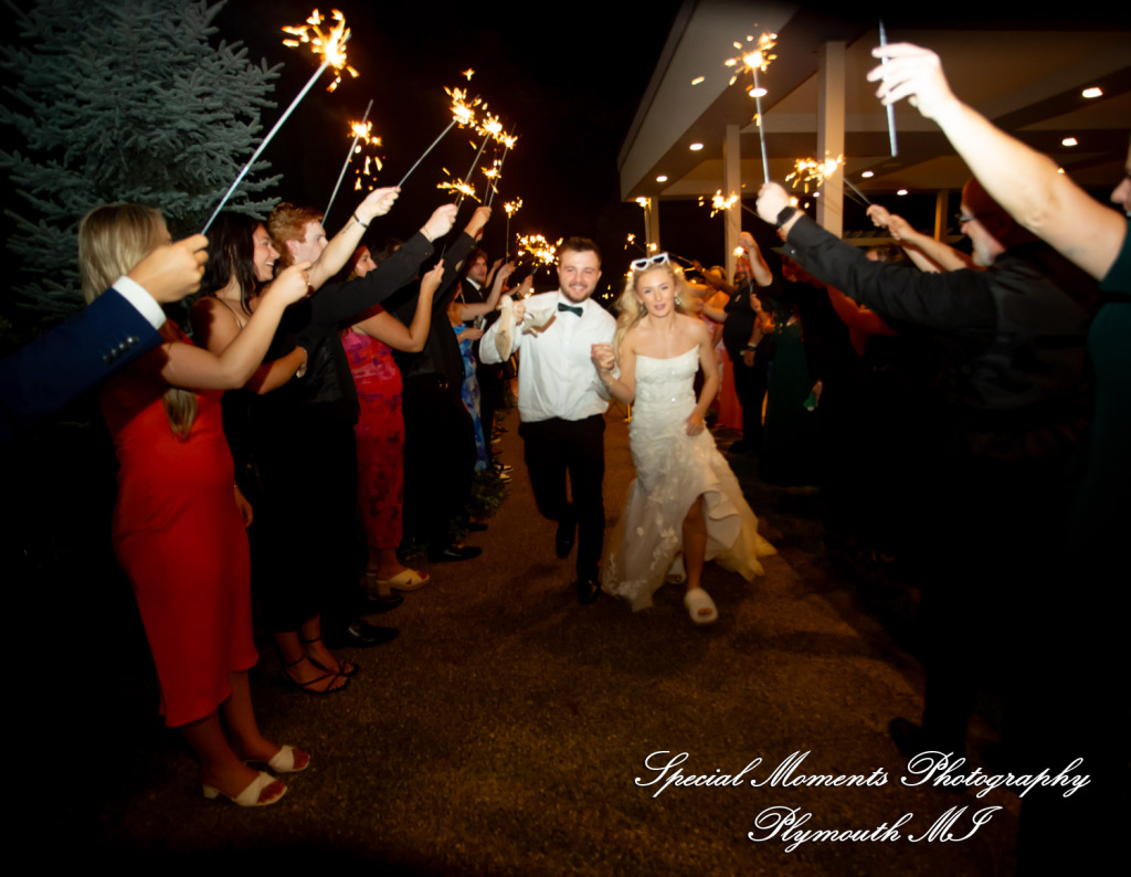 A Couple at Bentley Banquet Conference Center Wyandotte MI wedding photography