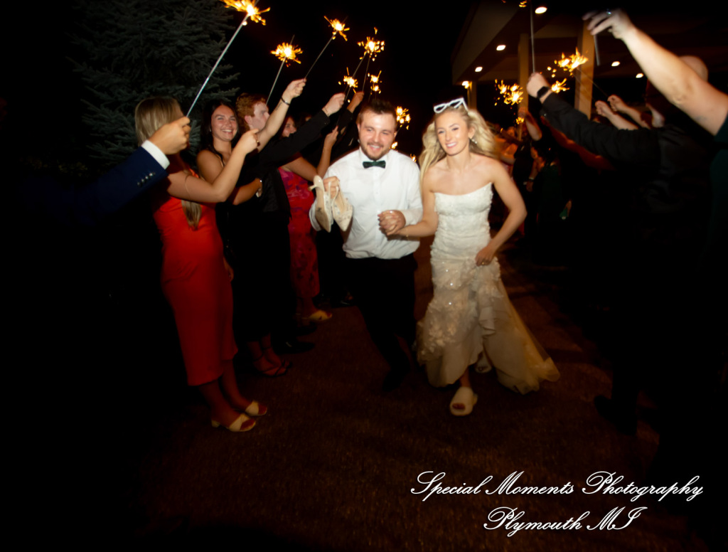 A Couple at Bentley Banquet Conference Center Wyandotte MI wedding photography