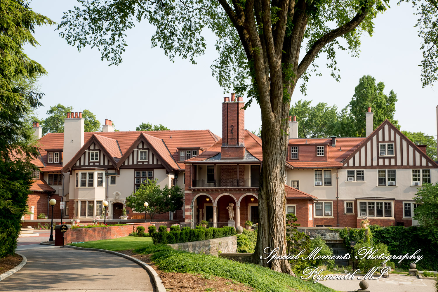Chayna & Jonny at Cranbrook House Gardens Bloomfield Hills MI engagement photography