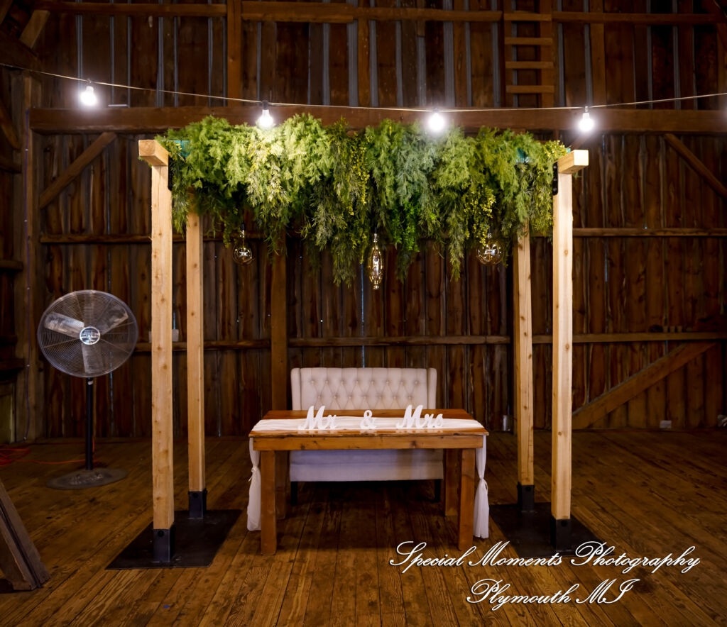 Melissa & Eric at MSU Tollgate Farm & Education Center Novi MI wedding photography