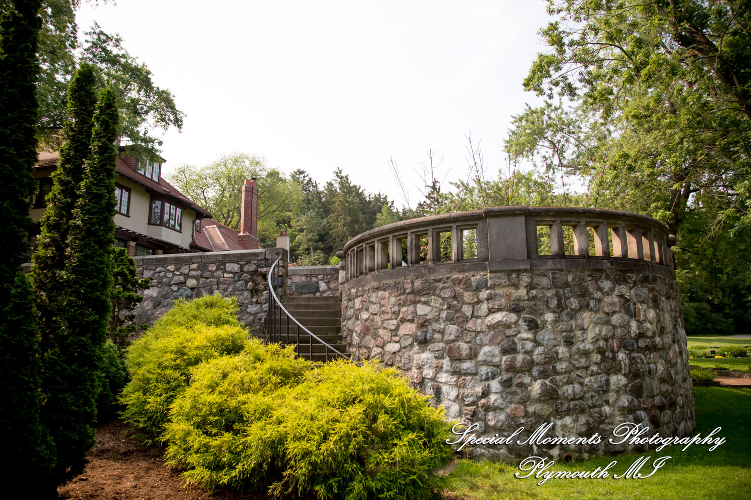 Chayna & Jonny at Cranbrook House Gardens Bloomfield Hills MI engagement photography