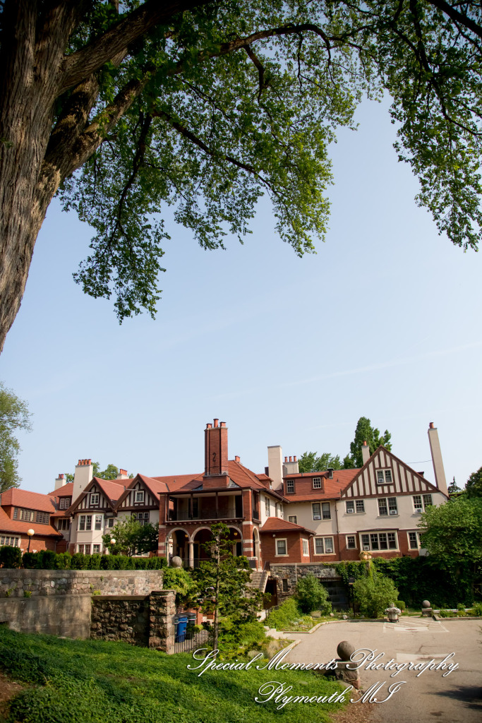 Chayna & Jonny at Cranbrook House Gardens Bloomfield Hills MI engagement photography