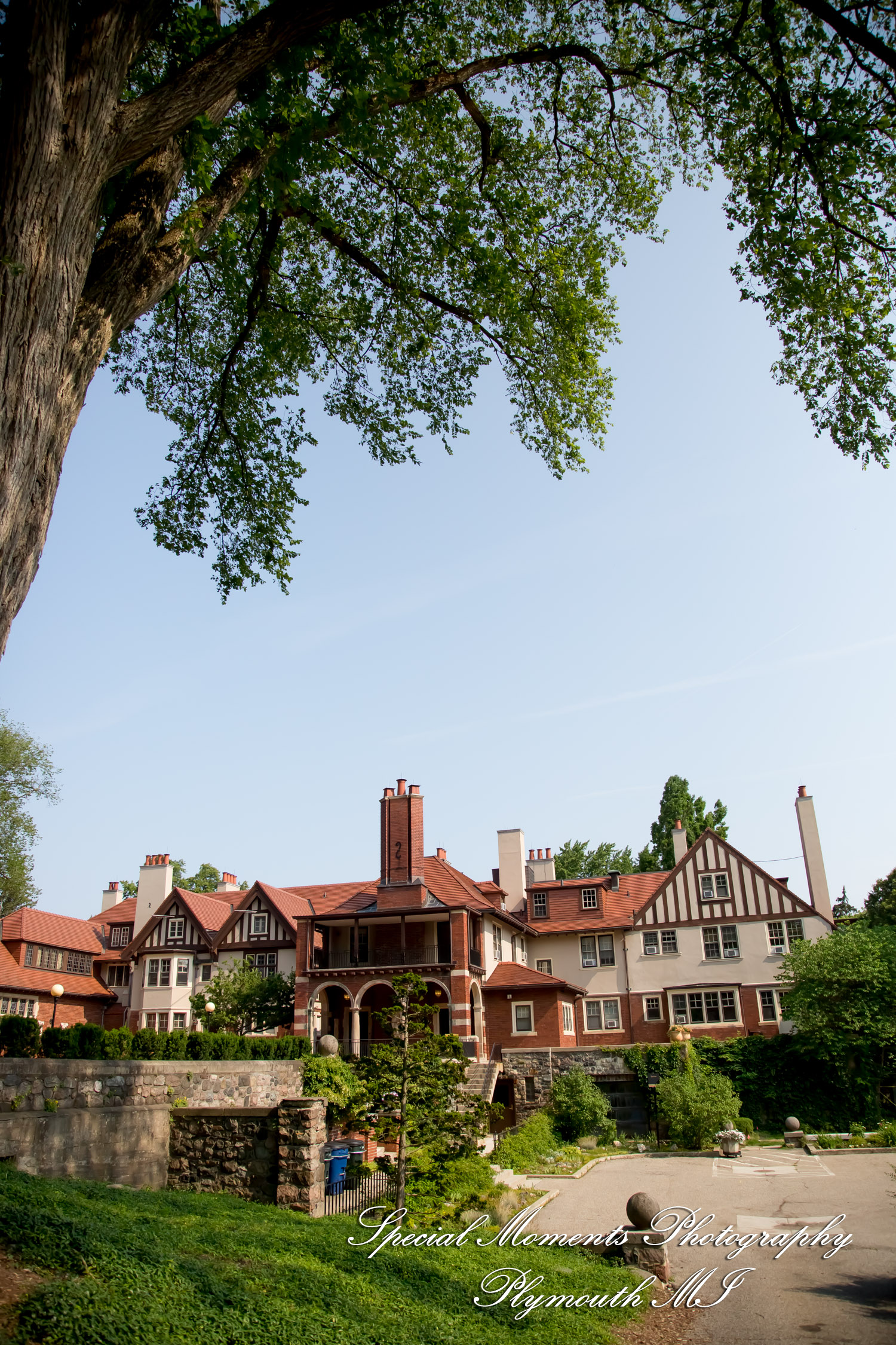 Chayna & Jonny at Cranbrook House Gardens Bloomfield Hills MI engagement photography