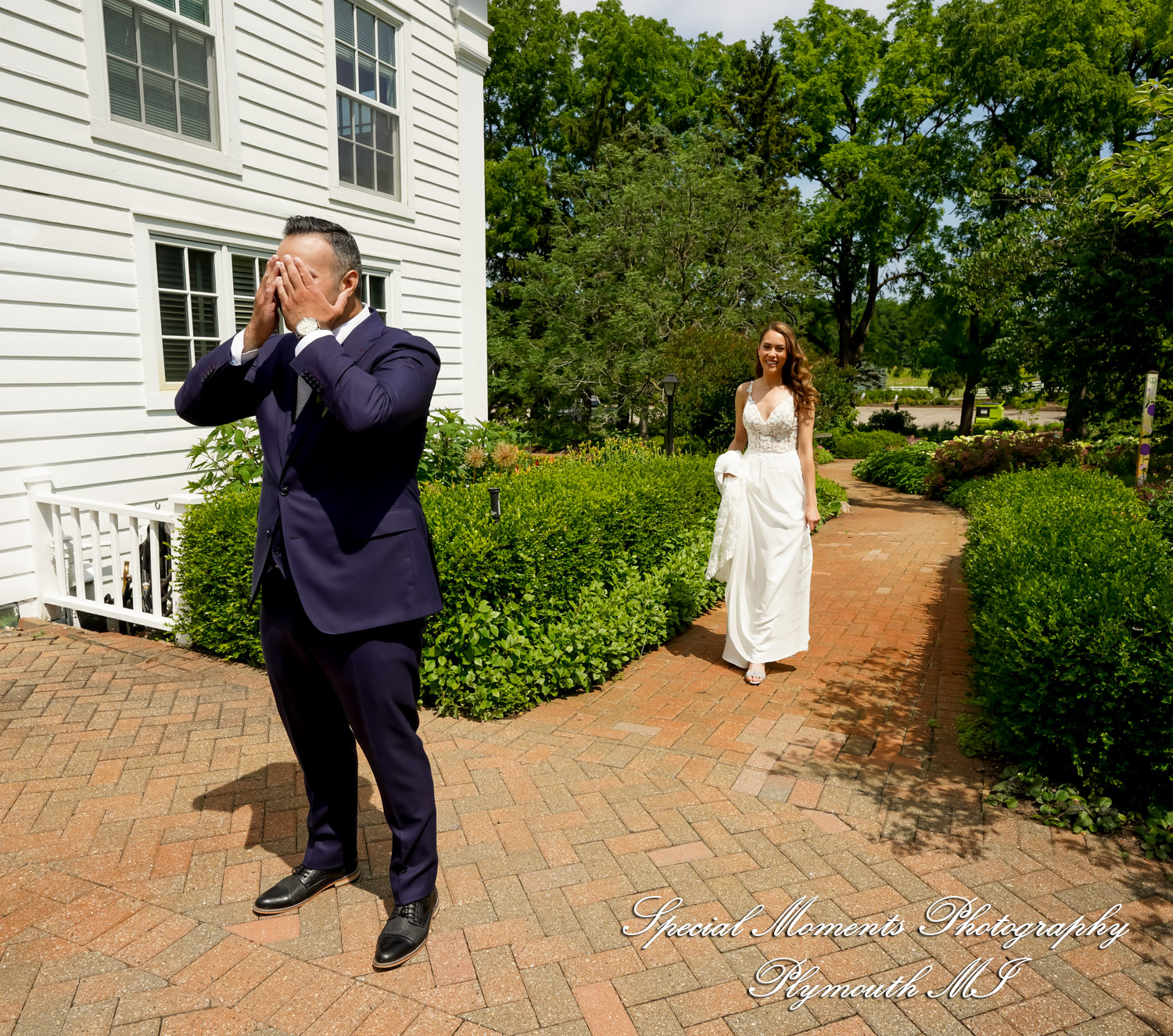 Melissa & Eric at MSU Tollgate Farm & Education Center Novi MI wedding photography