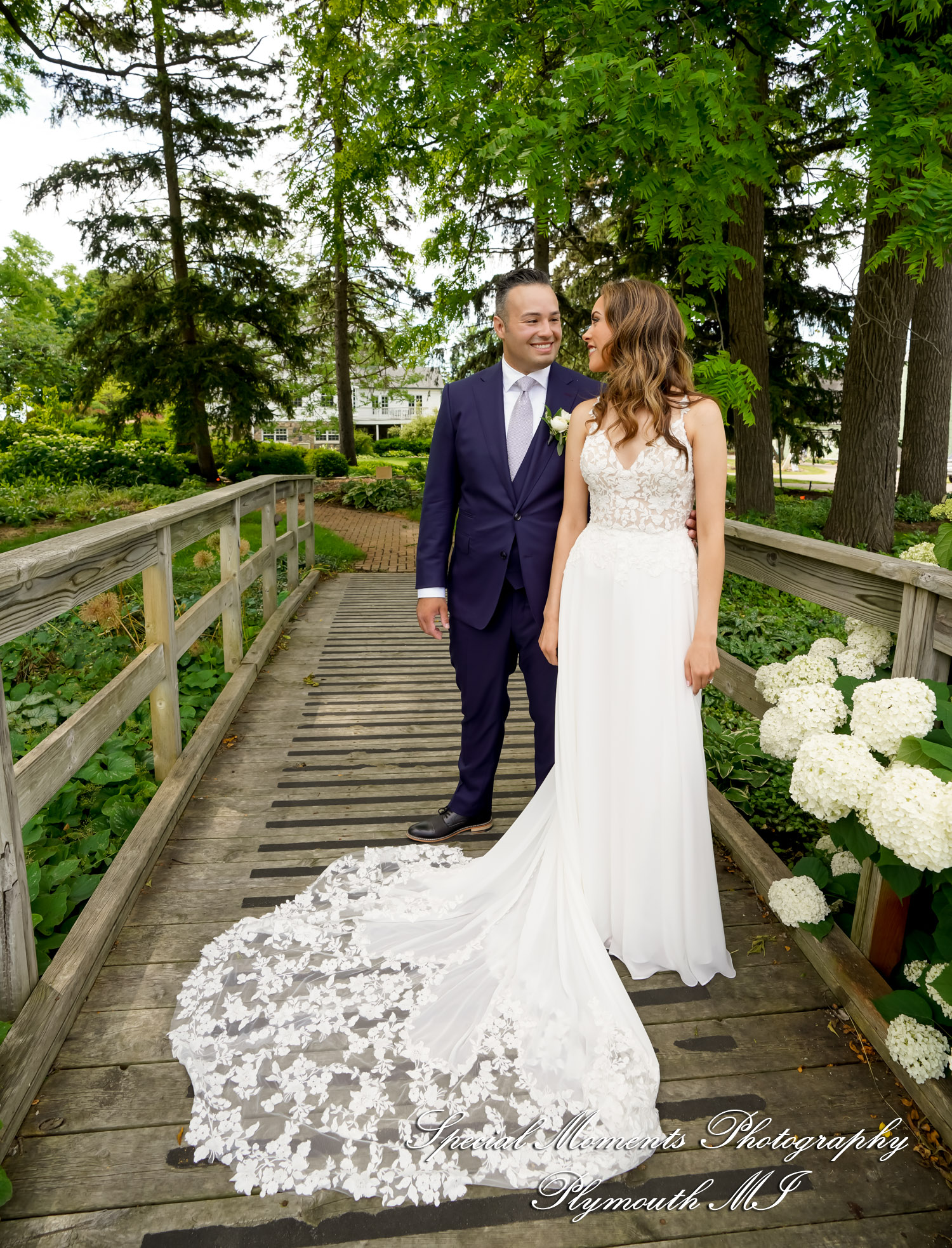 Melissa & Eric at MSU Tollgate Farm & Education Center Novi MI wedding photography