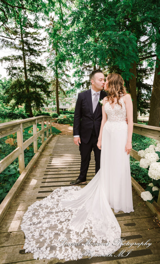 Melissa & Eric at MSU Tollgate Farm & Education Center Novi MI wedding photography