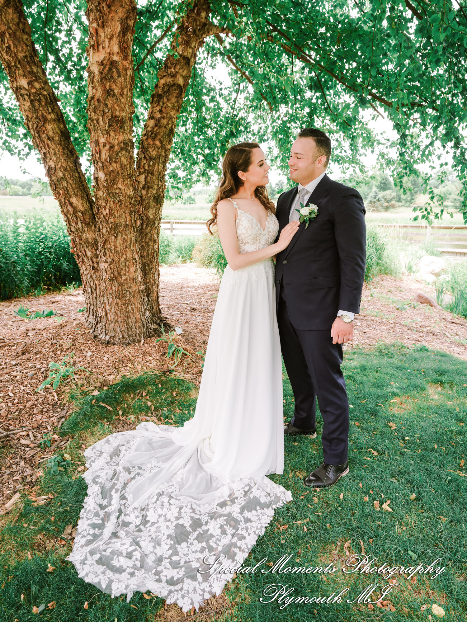 Melissa & Eric at MSU Tollgate Farm & Education Center Novi MI wedding photography