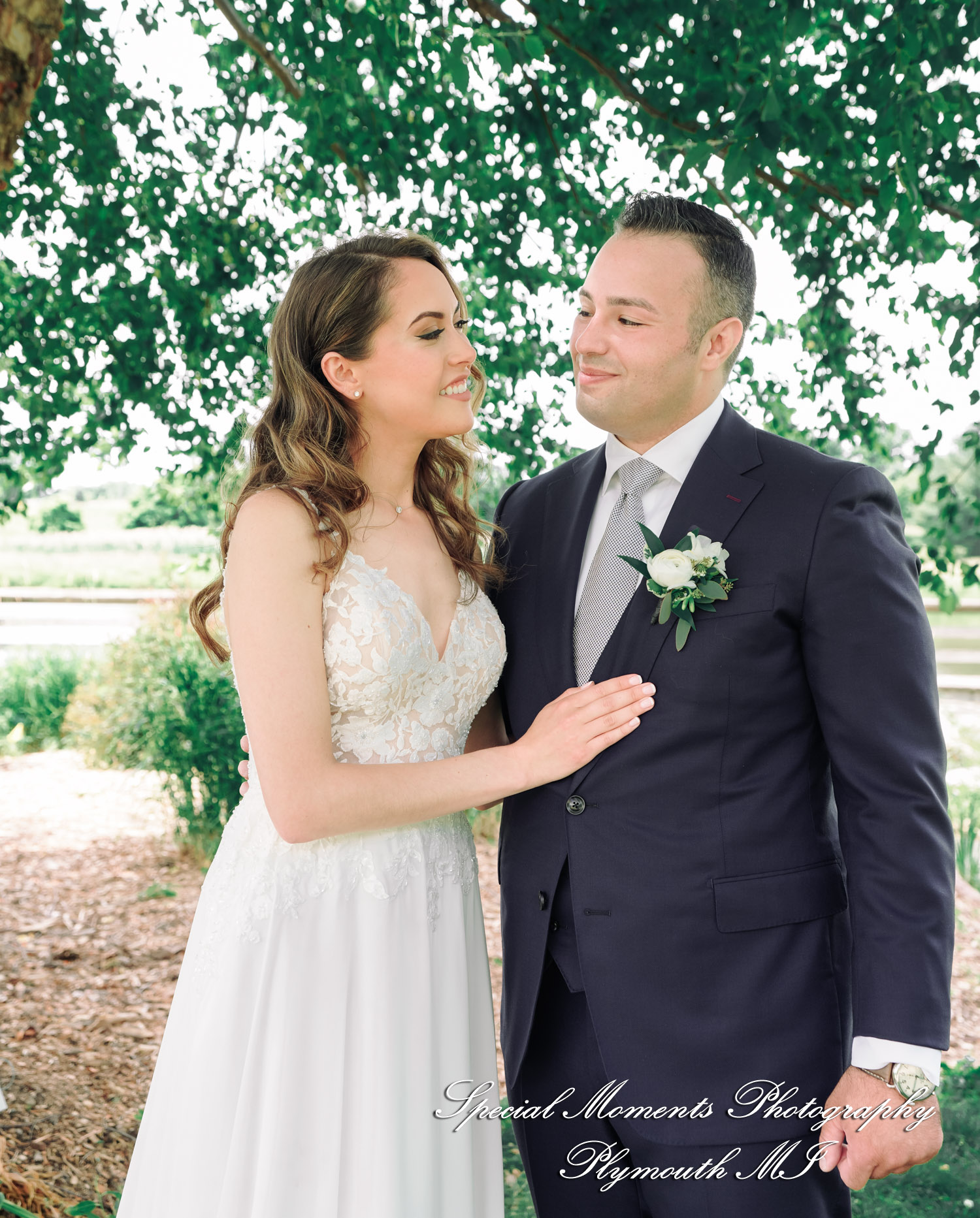Melissa & Eric at MSU Tollgate Farm & Education Center Novi MI wedding photography