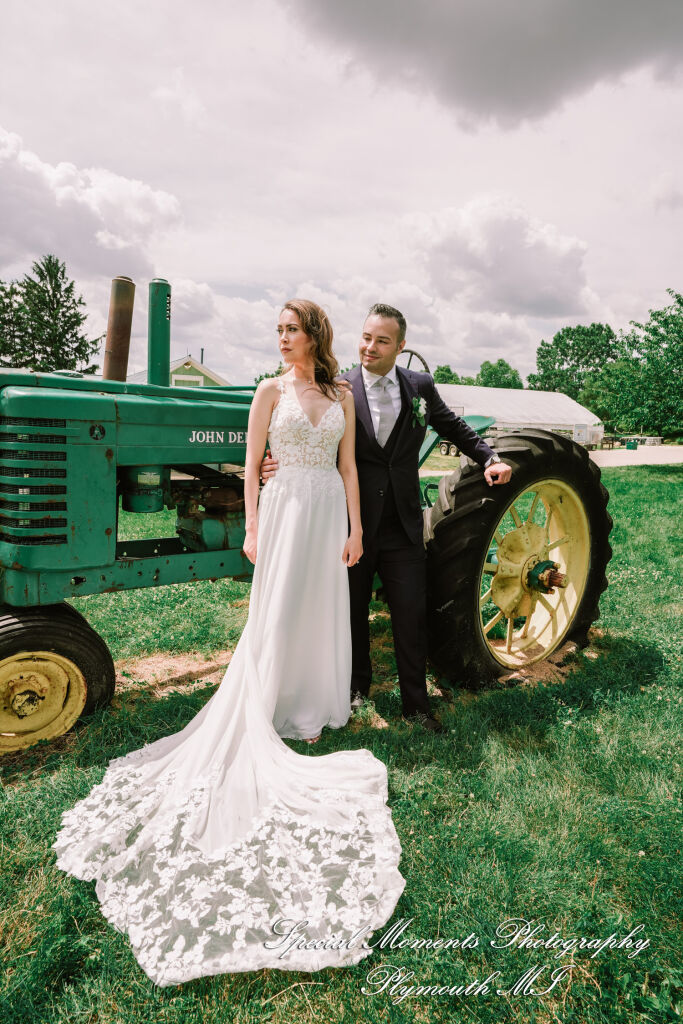 Melissa & Eric at MSU Tollgate Farm & Education Center Novi MI wedding photography