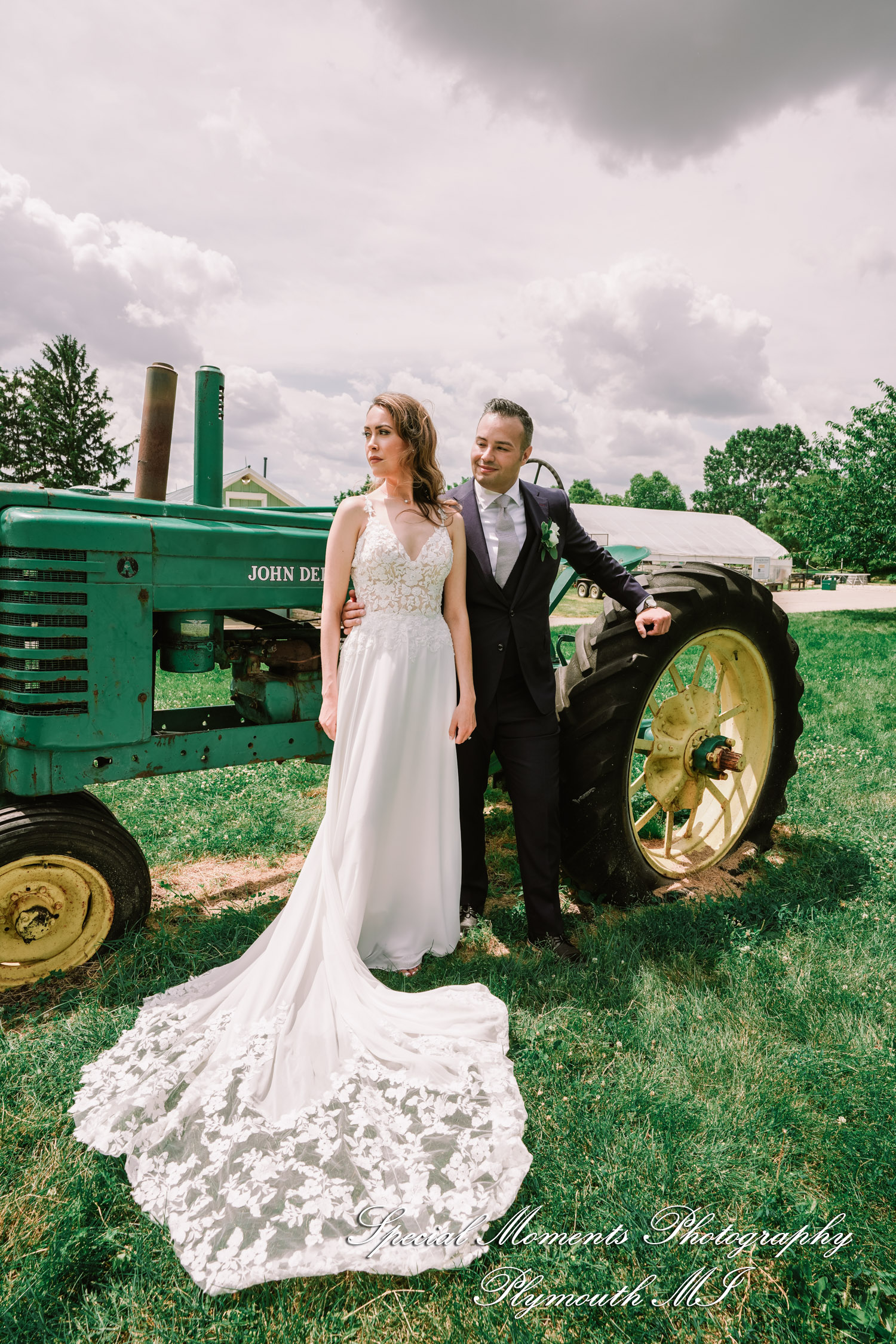 Melissa & Eric at MSU Tollgate Farm & Education Center Novi MI wedding photography