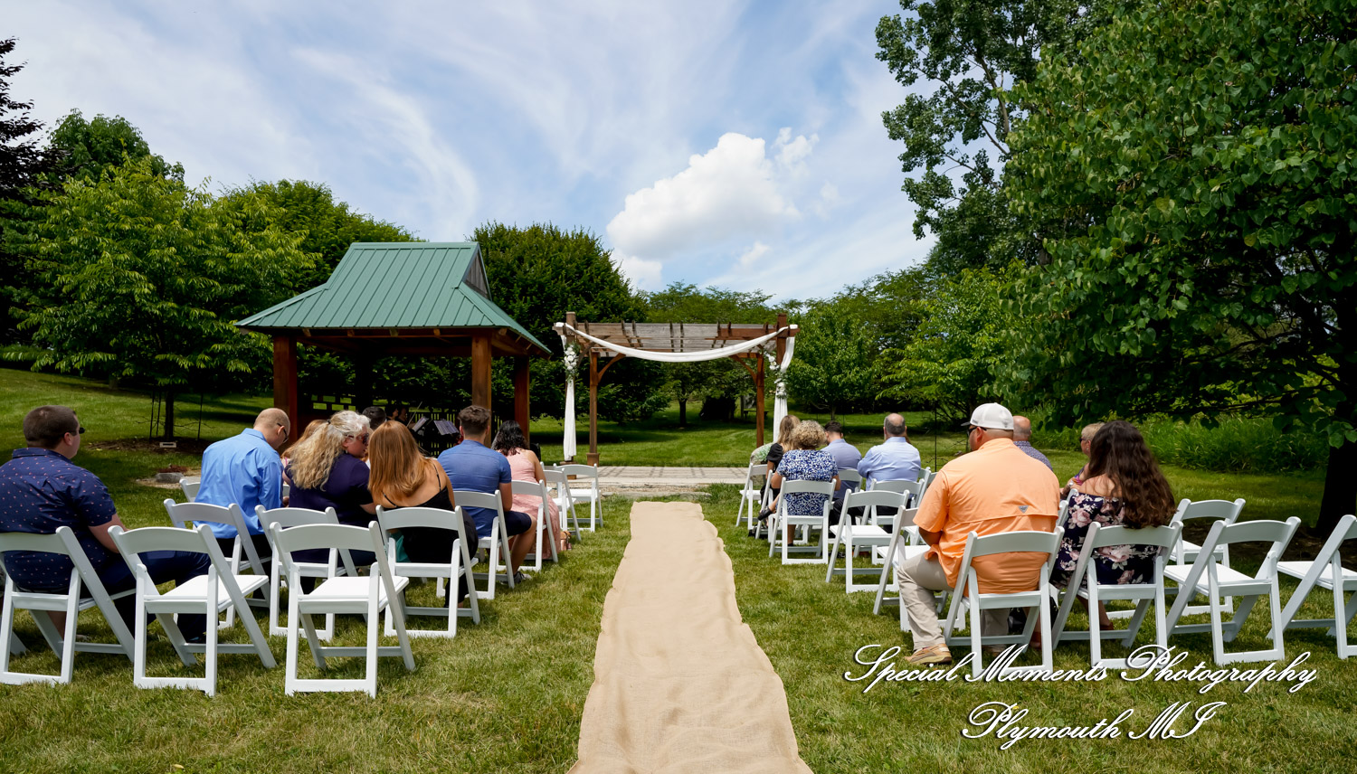 Melissa & Eric at MSU Tollgate Farm & Education Center Novi MI wedding photography
