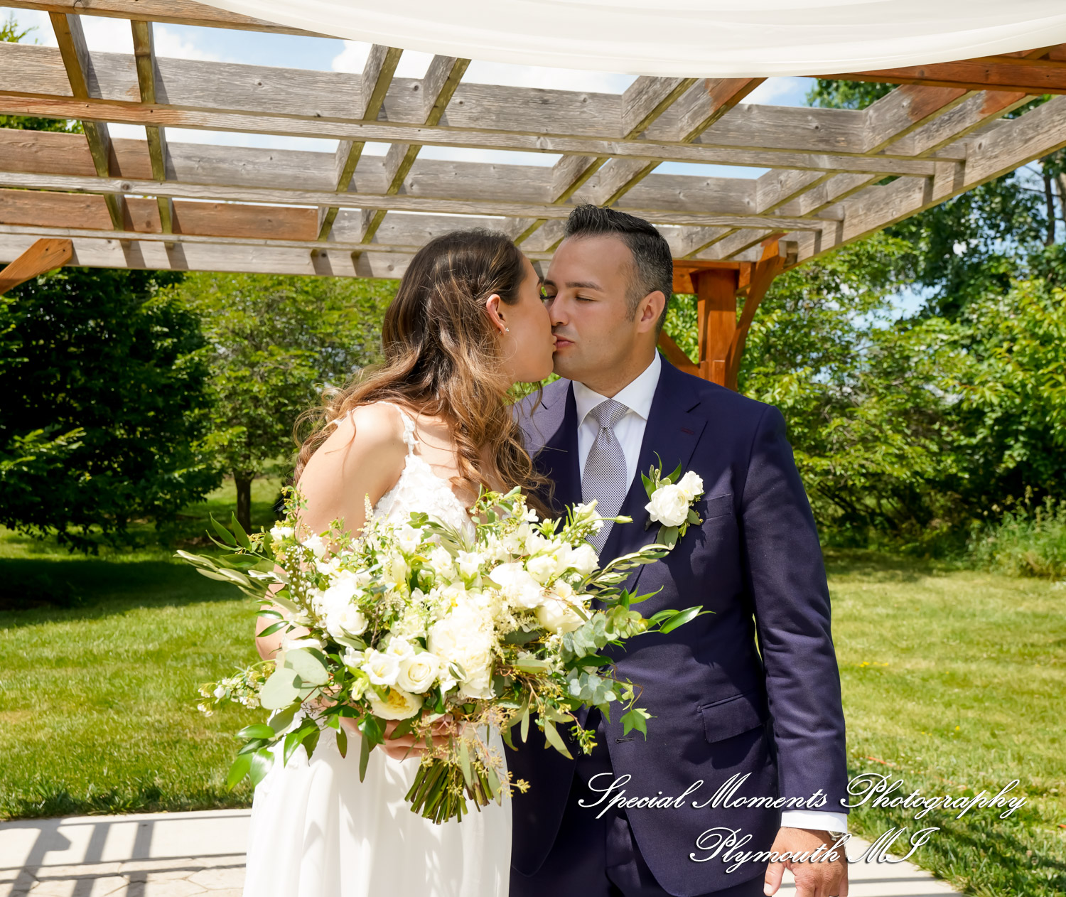 Melissa & Eric at MSU Tollgate Farm & Education Center Novi MI wedding photography