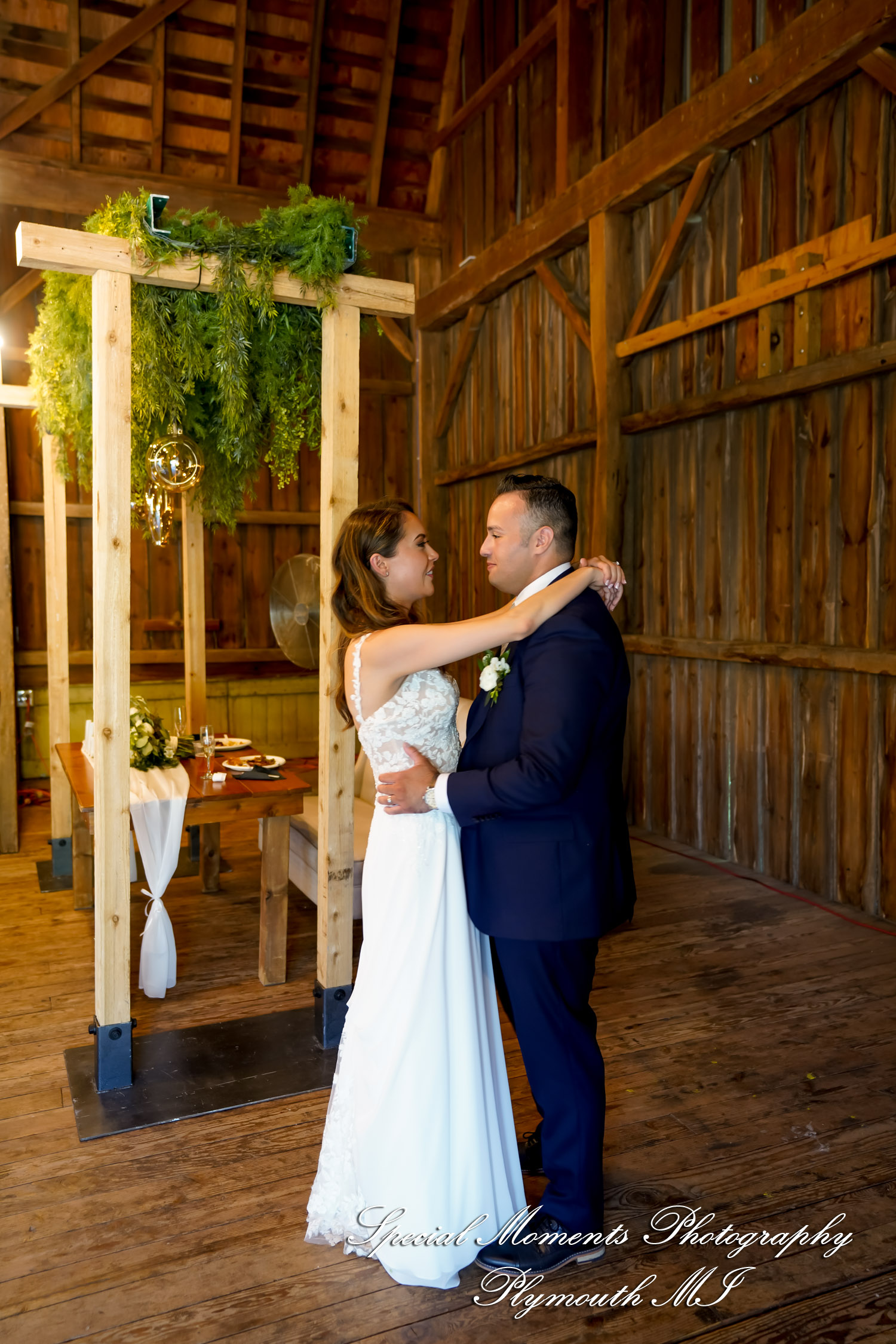 Melissa & Eric at MSU Tollgate Farm & Education Center Novi MI wedding photography
