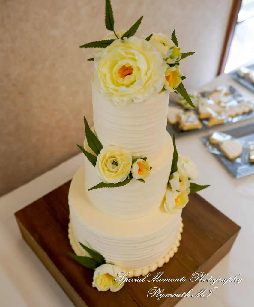 Melissa & Eric at MSU Tollgate Farm & Education Center Novi MI wedding photography