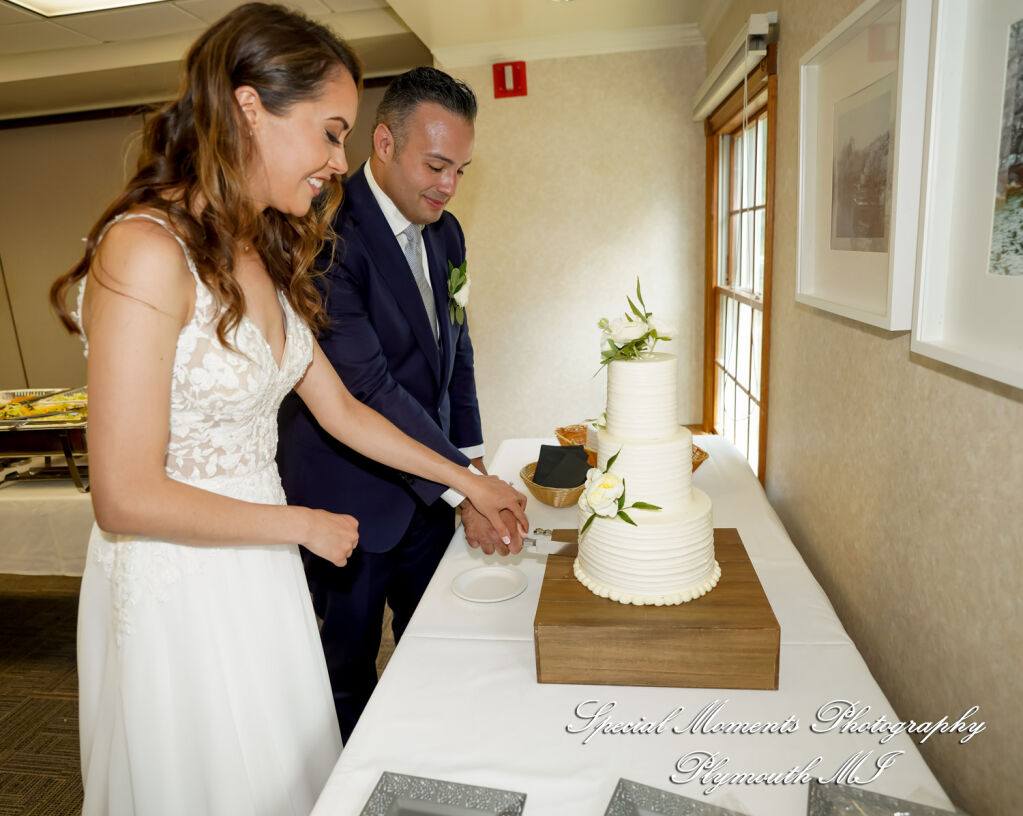 Melissa & Eric at MSU Tollgate Farm & Education Center Novi MI wedding photography