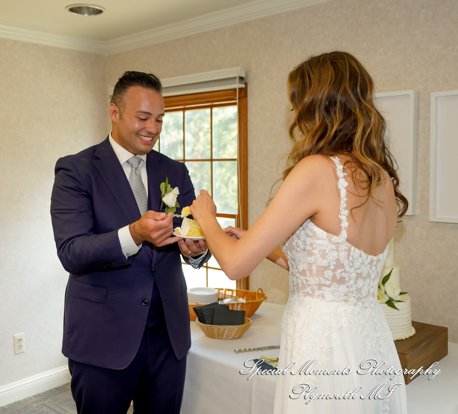 Melissa & Eric at MSU Tollgate Farm & Education Center Novi MI wedding photography