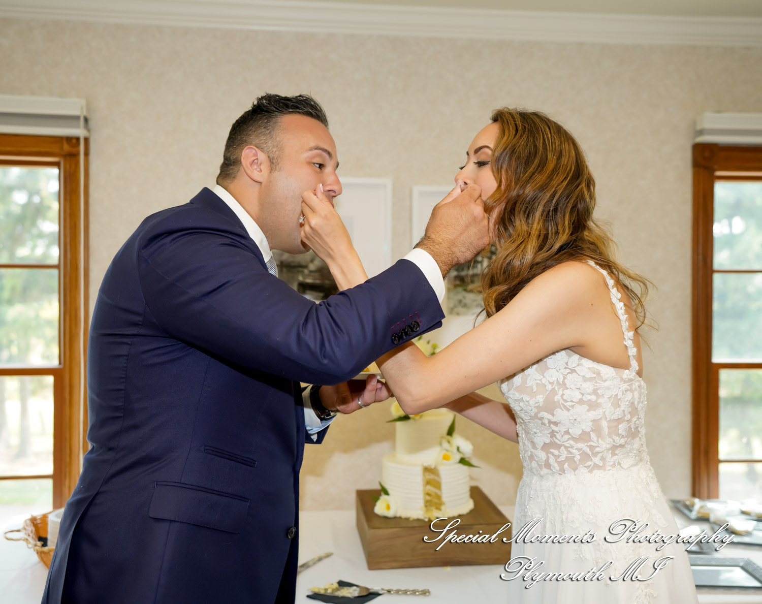 Melissa & Eric at MSU Tollgate Farm & Education Center Novi MI wedding photography