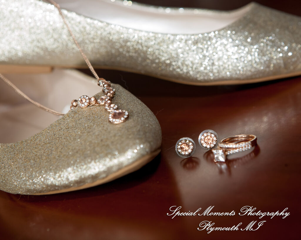 Lindsay & Justin at Roostertail Detroit MI wedding photography