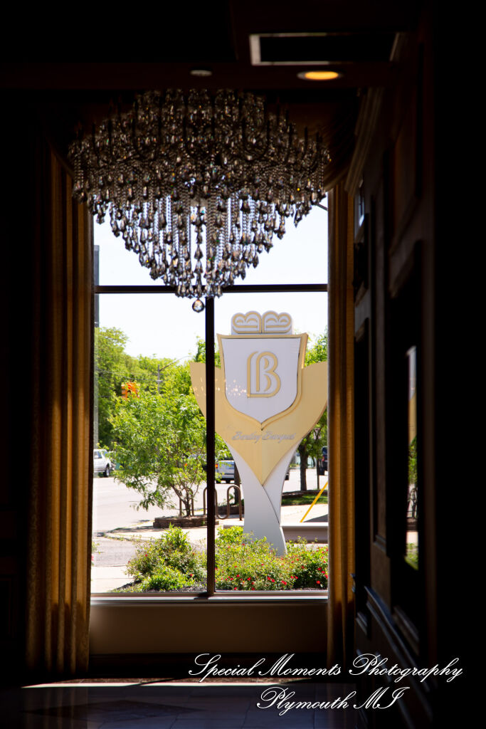 Kristine & Robert at The Bentley Banquet Conference Center Wyandotte MI wedding photography