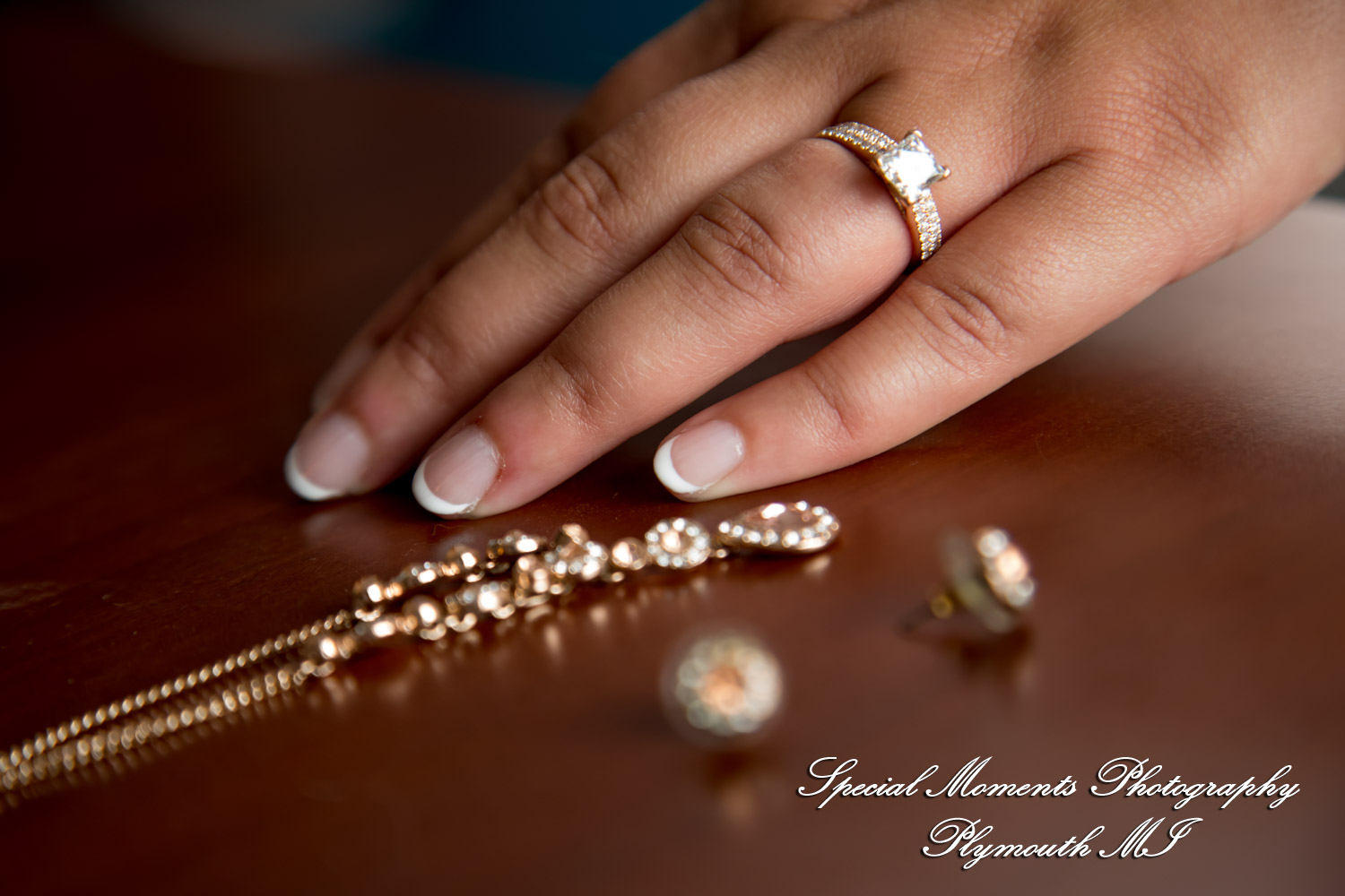 Lindsay & Justin at Roostertail Detroit MI wedding photography