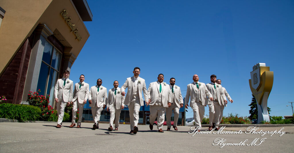 Kristine & Robert at The Bentley Banquet Conference Center Wyandotte MI wedding photography