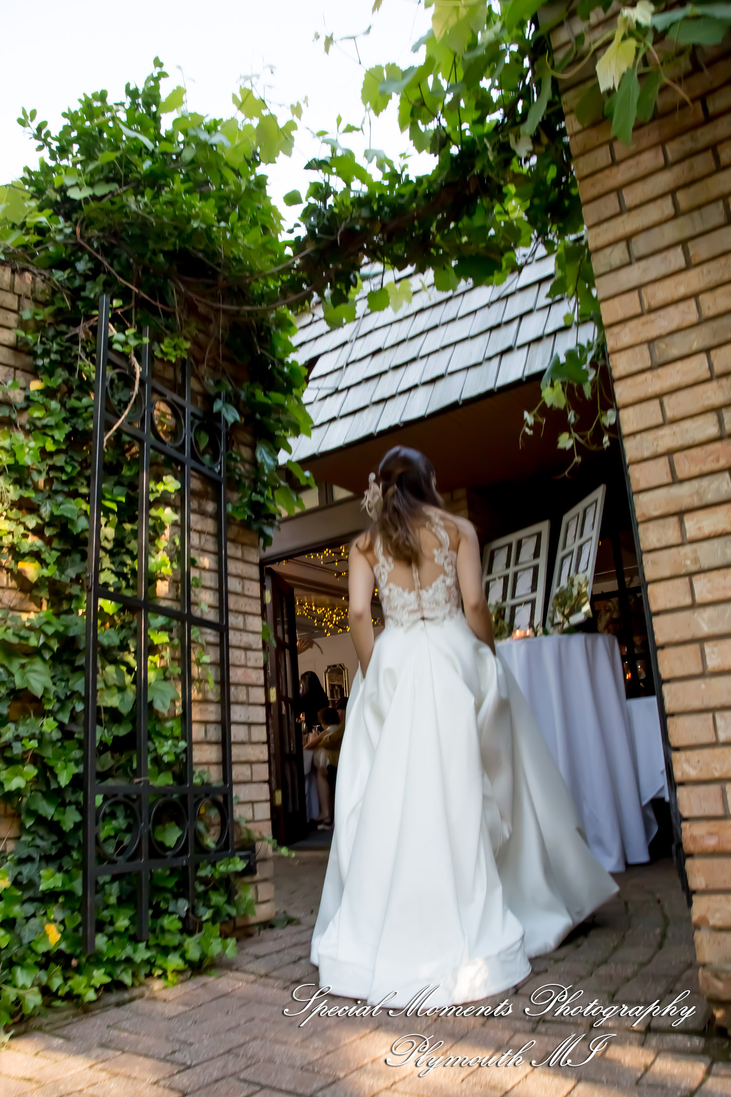 Leah & Bruno at Cafe Cortina Farmington Hills MI wedding photography