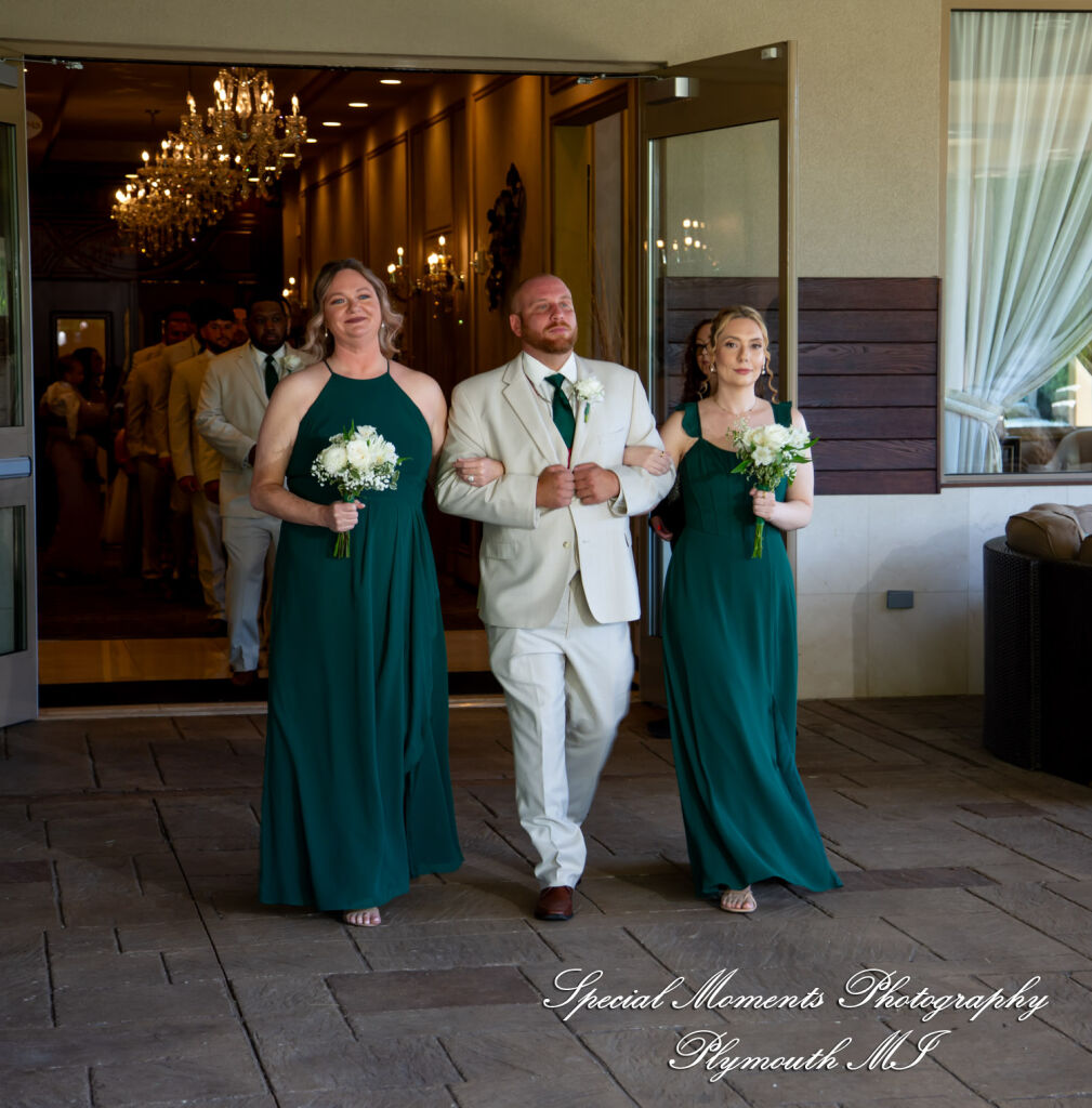 Kristine & Robert at The Bentley Banquet Conference Center Wyandotte MI wedding photography