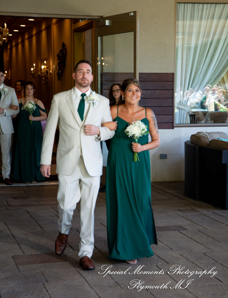 Kristine & Robert at The Bentley Banquet Conference Center Wyandotte MI wedding photography
