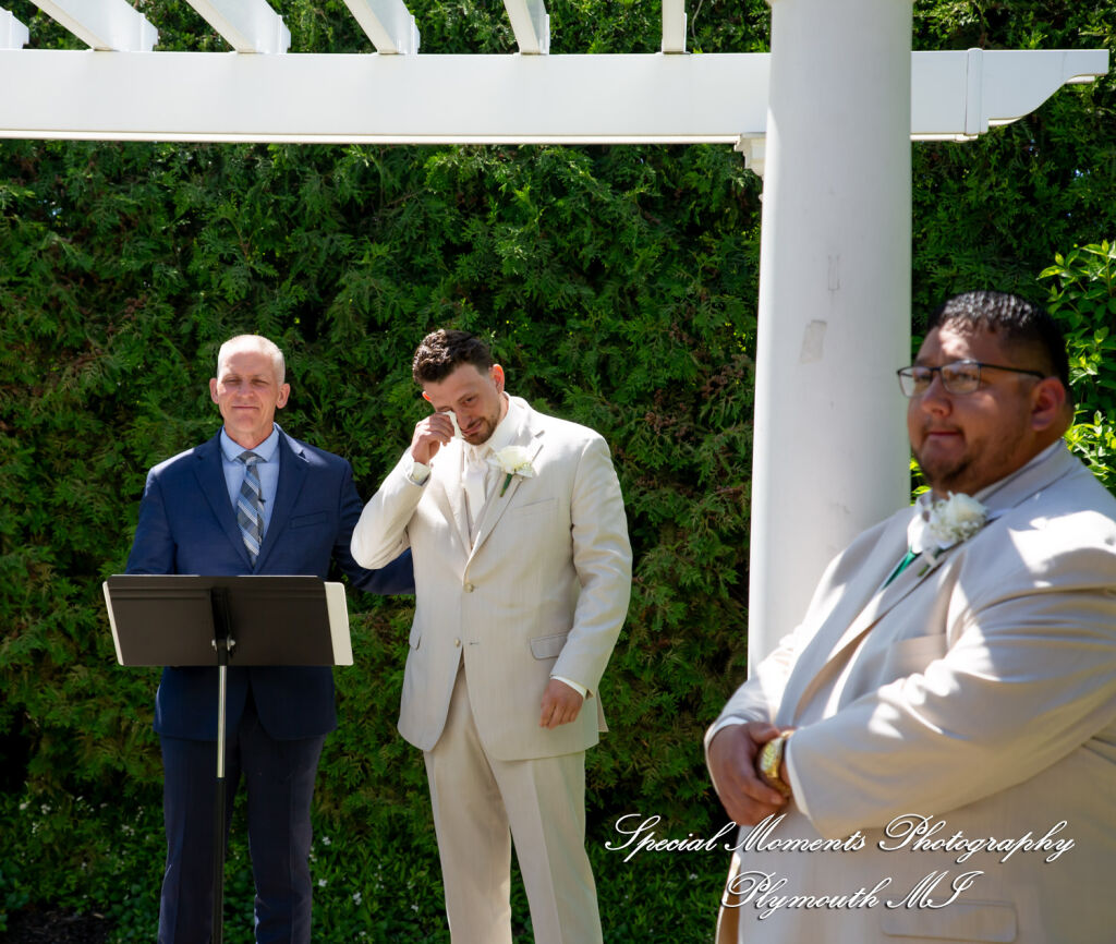 Kristine & Robert at The Bentley Banquet Conference Center Wyandotte MI wedding photography
