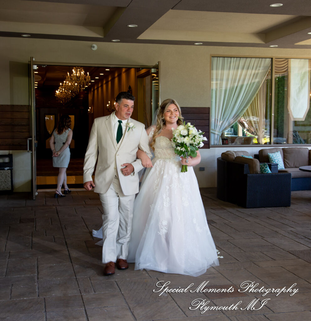 Kristine & Robert at The Bentley Banquet Conference Center Wyandotte MI wedding photography