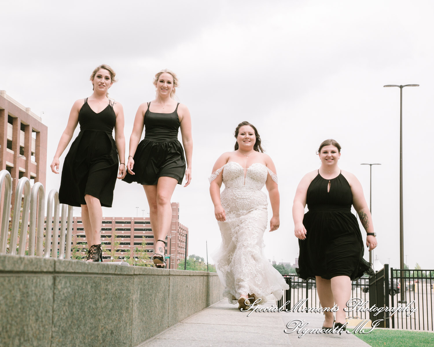 Lindsay & Justin at Roostertail Detroit MI wedding photography
