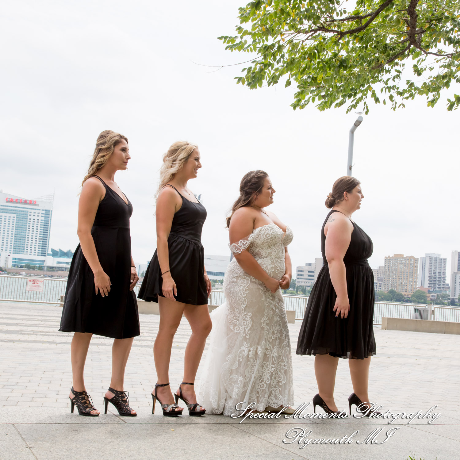 Lindsay & Justin at Roostertail Detroit MI wedding photography