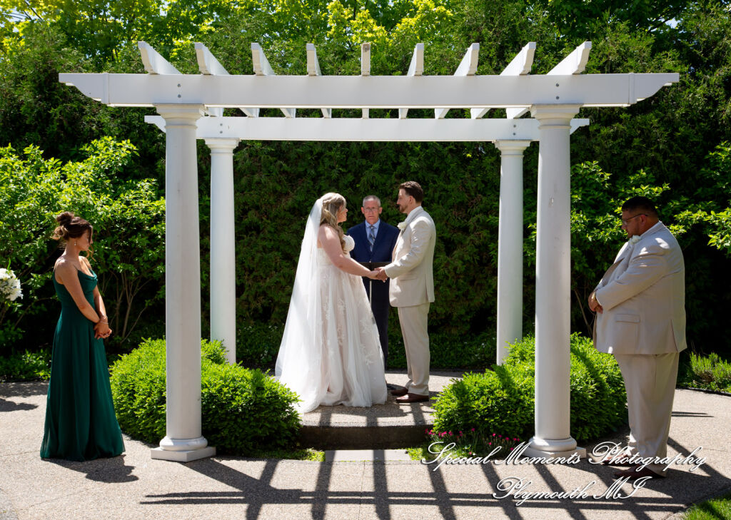 Kristine & Robert at The Bentley Banquet Conference Center Wyandotte MI wedding photography