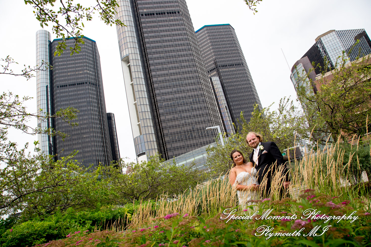 Lindsay & Justin at Roostertail Detroit MI wedding photography