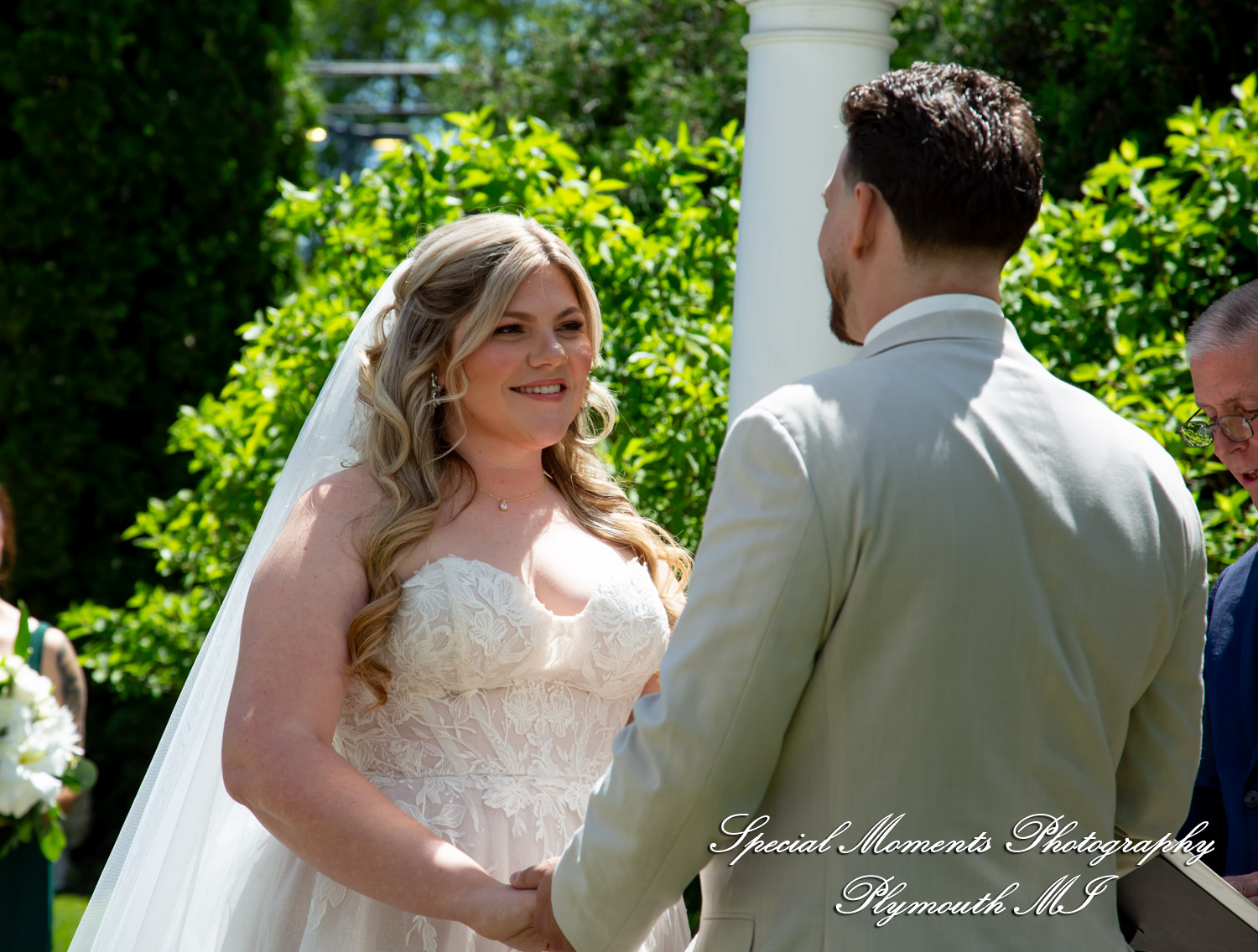 Kristine & Robert at The Bentley Banquet Conference Center Wyandotte MI wedding photography