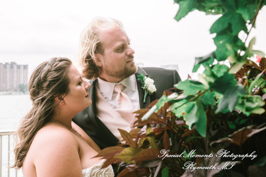 Lindsay & Justin at Roostertail Detroit MI wedding photography