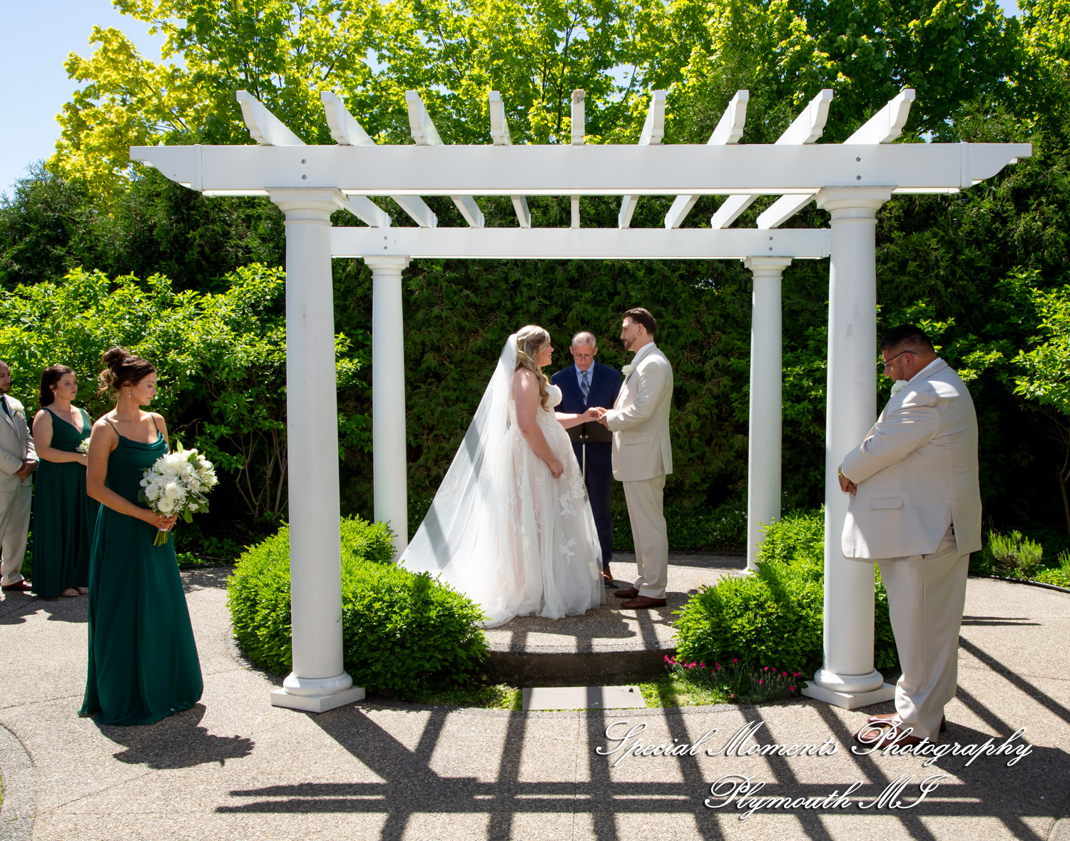 Kristine & Robert at The Bentley Banquet Conference Center Wyandotte MI wedding photography
