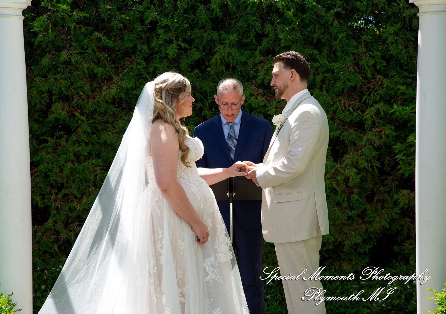 Kristine & Robert at The Bentley Banquet Conference Center Wyandotte MI wedding photography